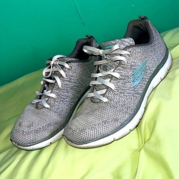 sketchers sketch knit memory foam sneakers - Picture 1 of 9